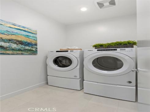 617 S Lyon Street, Santa Ana, CA