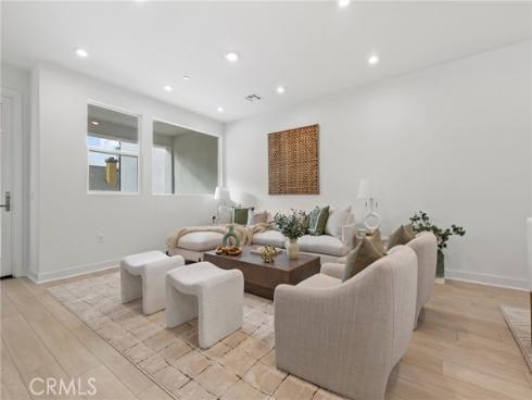 617 S Lyon Street, Santa Ana, CA