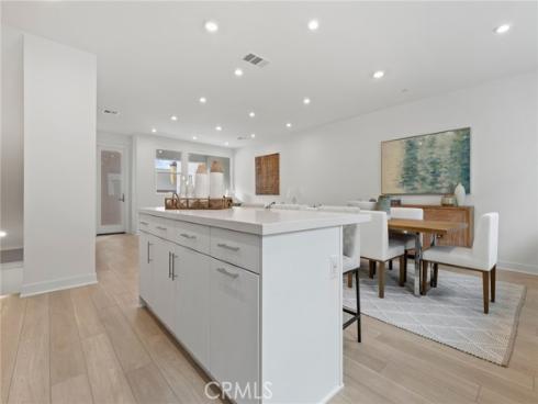 617 S Lyon Street, Santa Ana, CA