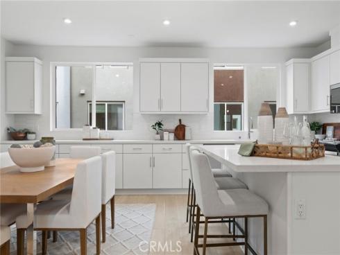 617 S Lyon Street, Santa Ana, CA