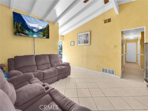 2042 S Spruce   Street, Santa Ana, CA