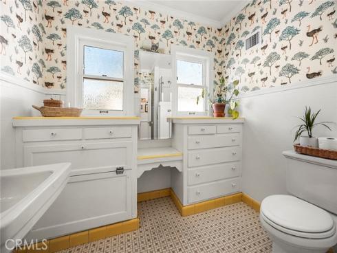 1330 S Broadway , Santa Ana, CA