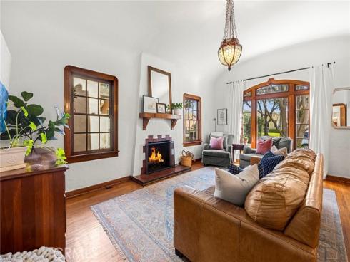 1330 S Broadway , Santa Ana, CA