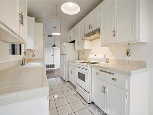 2512 W Macarthur B Boulevard, Santa Ana, CA