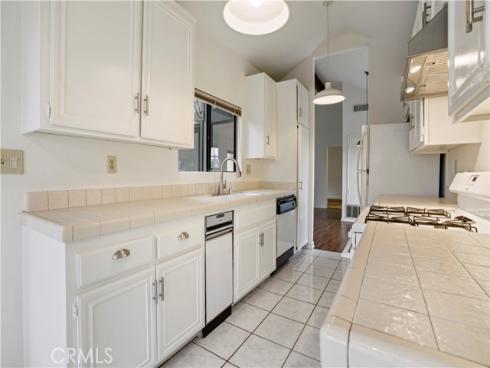 2512 W Macarthur B Boulevard, Santa Ana, CA