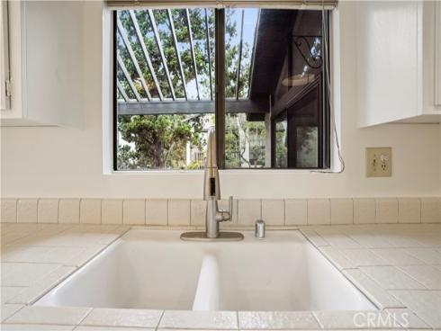 2512 W Macarthur B Boulevard, Santa Ana, CA