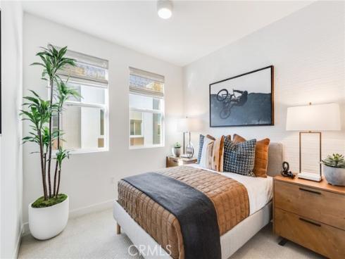 627 S Lyon Street, Santa Ana, CA