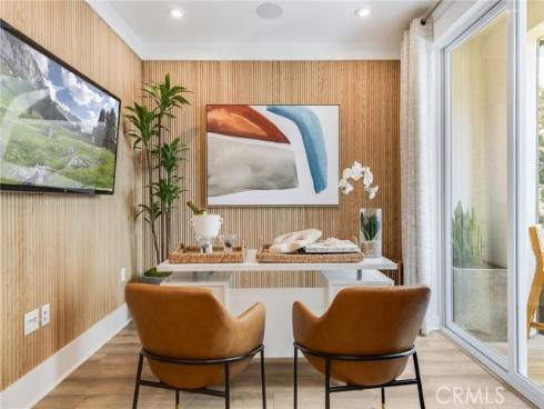 627 S Lyon Street, Santa Ana, CA