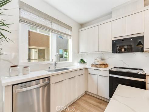 627 S Lyon Street, Santa Ana, CA