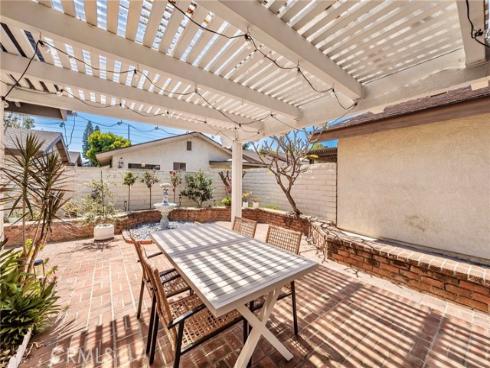 1927 E Fruit Street, Santa Ana, CA