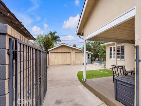 941 W Buffalo Avenue, Santa Ana, CA