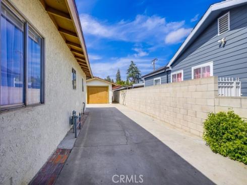 1127 W. Myrtle St. , Santa Ana, CA