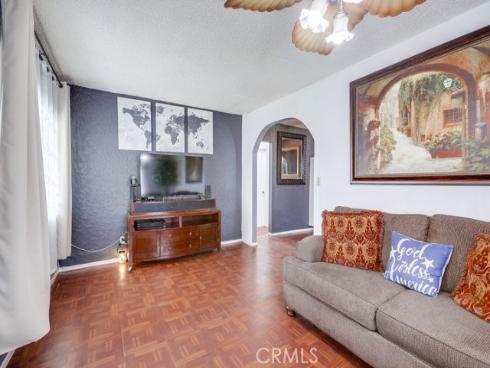 1127 W. Myrtle St. , Santa Ana, CA