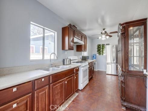 1127 W. Myrtle St. , Santa Ana, CA