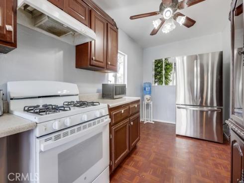 1127 W. Myrtle St. , Santa Ana, CA