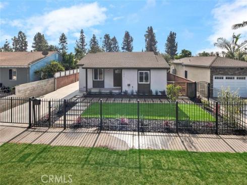 1226 W Walnut Street, Santa Ana, CA