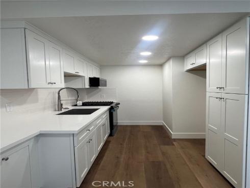 1400 W Warner 60 Avenue, Santa Ana, CA