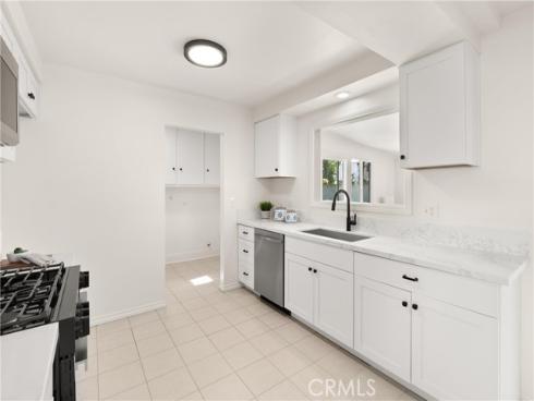 2902 W Raymar Street, Santa Ana, CA