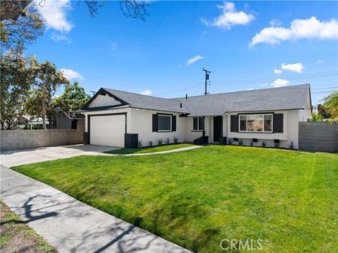 2902 W Raymar Street, Santa Ana, CA