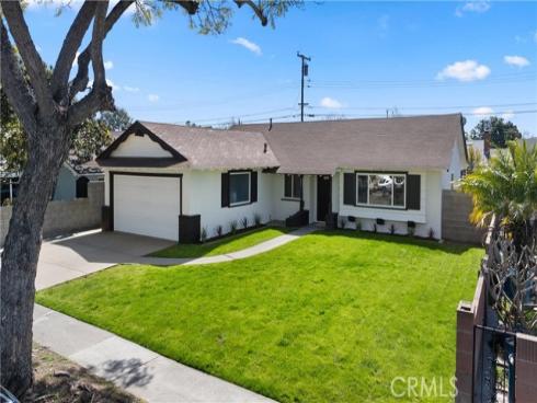 2902 W Raymar Street, Santa Ana, CA