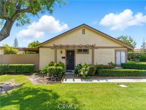 341 Carriage 51 Drive, Santa Ana, CA