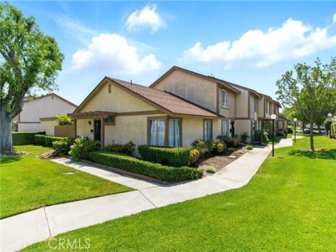 341 Carriage 51 Drive, Santa Ana, CA