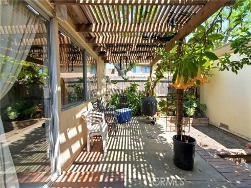 341 Carriage 51 Drive, Santa Ana, CA