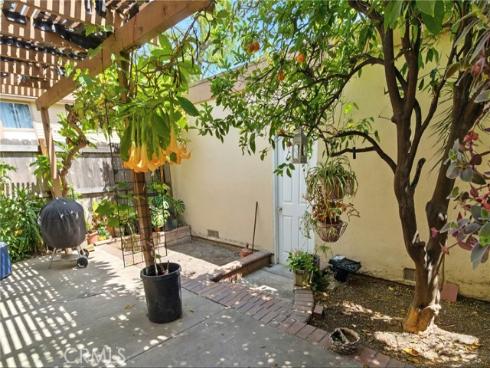 341 Carriage 51 Drive, Santa Ana, CA