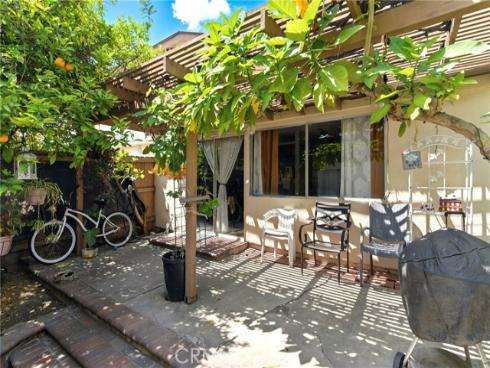 341 Carriage 51 Drive, Santa Ana, CA