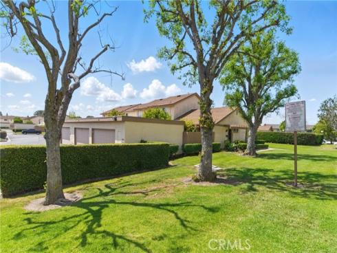 341 Carriage 51 Drive, Santa Ana, CA