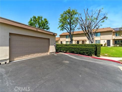 341 Carriage 51 Drive, Santa Ana, CA