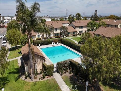 341 Carriage 51 Drive, Santa Ana, CA