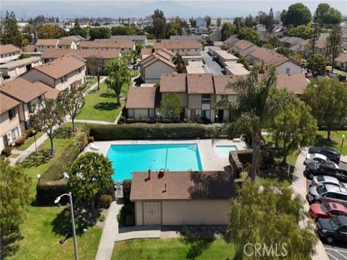 341 Carriage 51 Drive, Santa Ana, CA