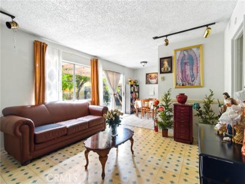 341 Carriage 51 Drive, Santa Ana, CA