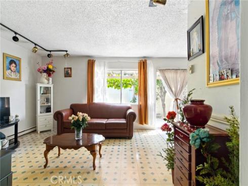 341 Carriage 51 Drive, Santa Ana, CA