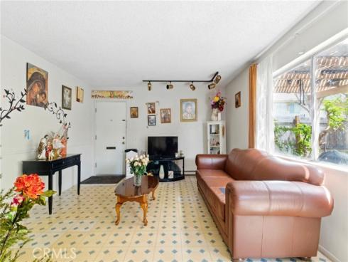 341 Carriage 51 Drive, Santa Ana, CA