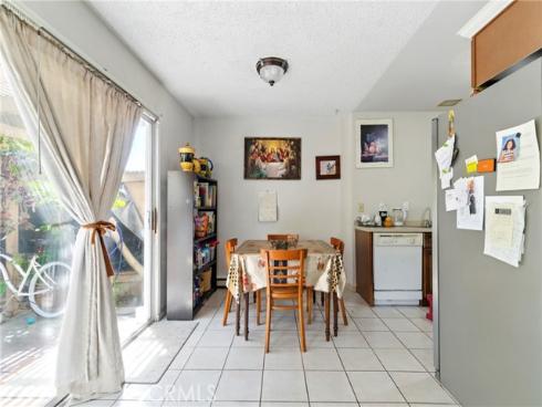 341 Carriage 51 Drive, Santa Ana, CA