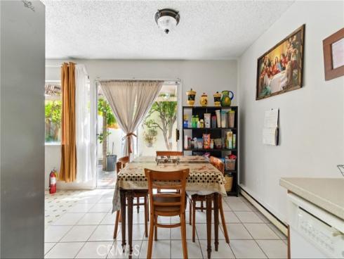 341 Carriage 51 Drive, Santa Ana, CA