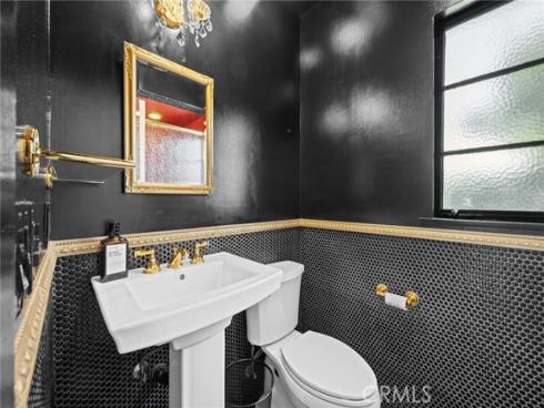 1111 W Sharon Road, Santa Ana, CA