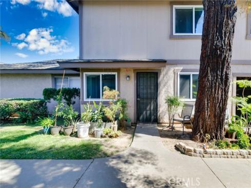 1710 Normandy 2 Place, Santa Ana, CA