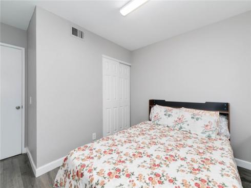 1710 Normandy 2 Place, Santa Ana, CA