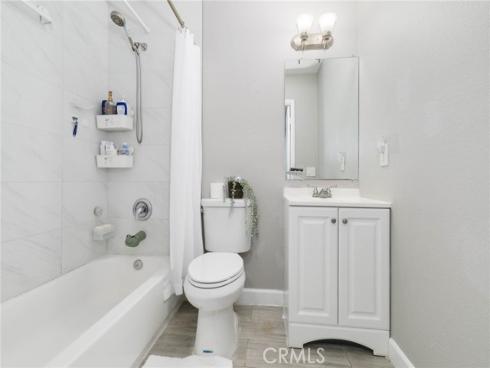 1710 Normandy 2 Place, Santa Ana, CA