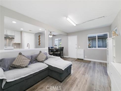 1710 Normandy 2 Place, Santa Ana, CA