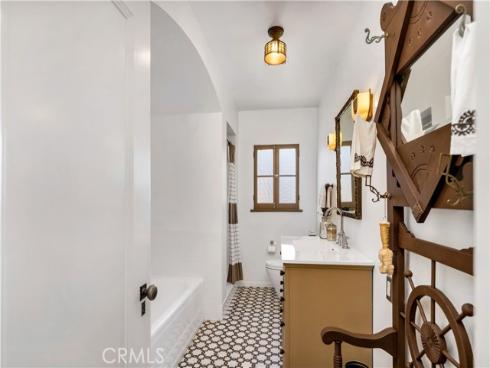 2020 N Victoria Drive, Santa Ana, CA