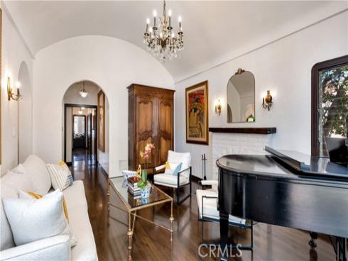 2042 N Ross   Street, Santa Ana, CA