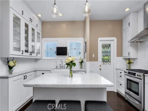 2042 N Ross   Street, Santa Ana, CA