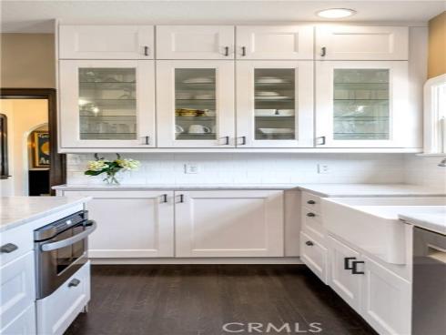 2042 N Ross   Street, Santa Ana, CA