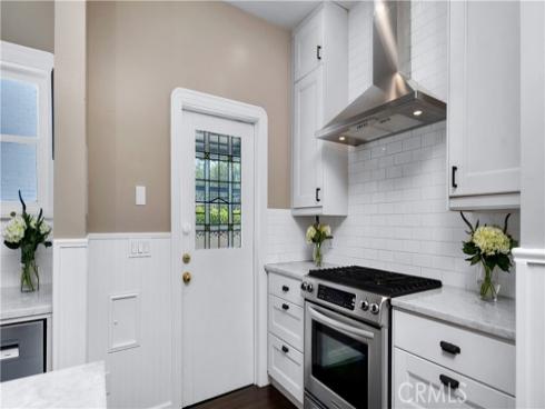 2042 N Ross   Street, Santa Ana, CA