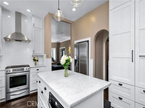 2042 N Ross   Street, Santa Ana, CA