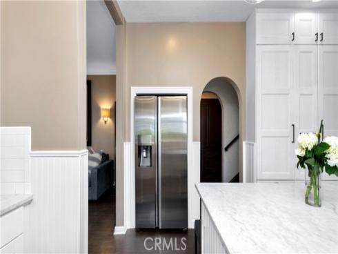 2042 N Ross   Street, Santa Ana, CA